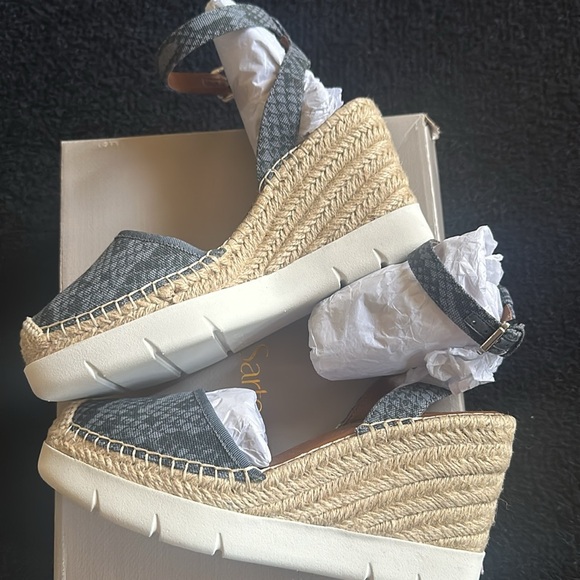 🆕Women Franco Sarto Denim Espadrille Wedge Sandals Size 7.5 - Picture 4 of 12